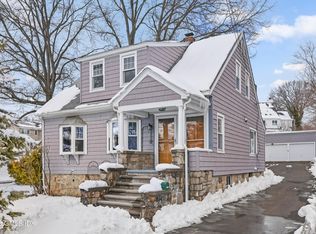 23 Thornhill Rd, Riverside, CT 06878