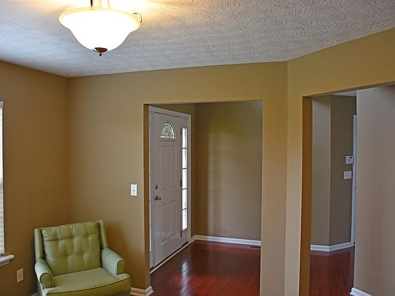 5th image of 462 Crimson Creek Dr