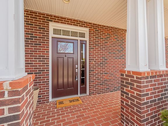 4th image of 421 Willard Dr
