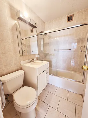 Sold by Hope Platinum Realty  | media 18