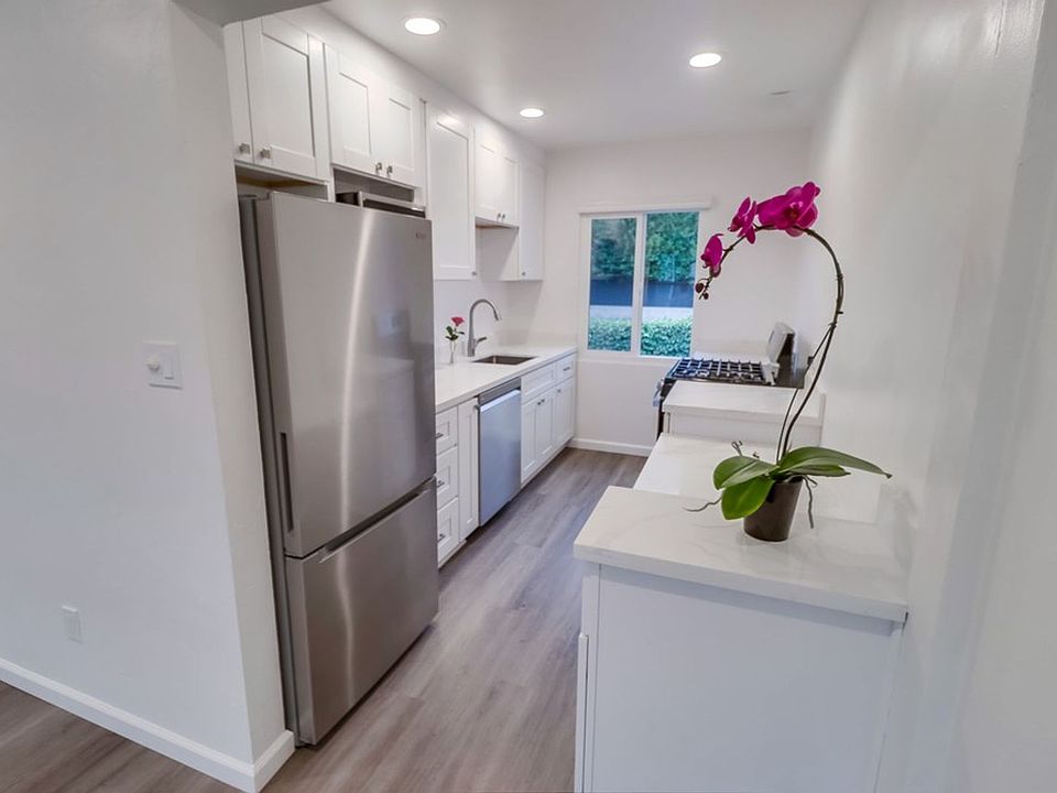 1st image of 6033 La Jolla Hermosa Ave
