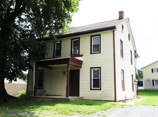 127 Fulton St, Akron, PA 17501