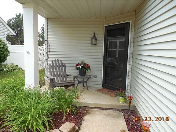 2nd image of 536 Wykeham Ct