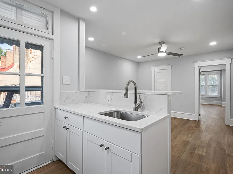 221 Kings Hwy E #B — Photo 7