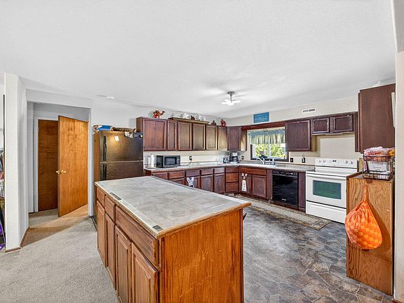 5th image of 4784 1st St