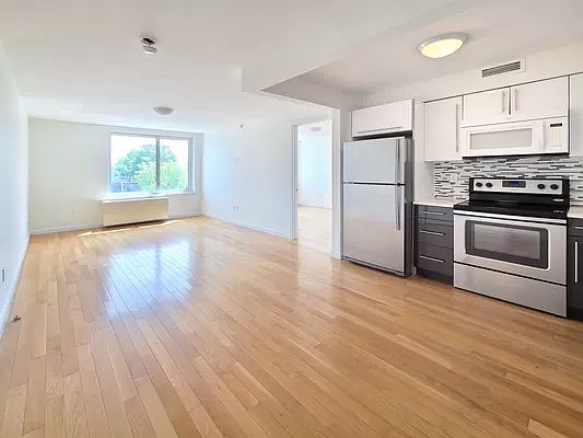 3rd image of 52-05 Queens Blvd #C8