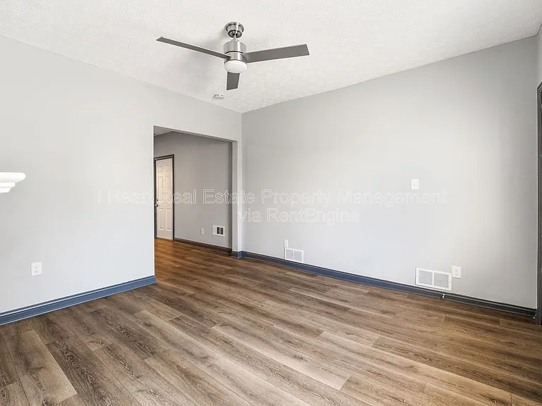 957 Harrison Ave — Photo 8