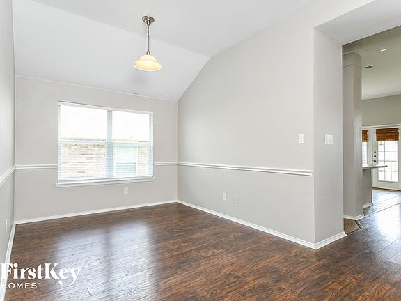 5th image of 10629 Vista Heights Blvd