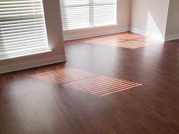 3rd image of 1912 Emerald Pl APT 1120