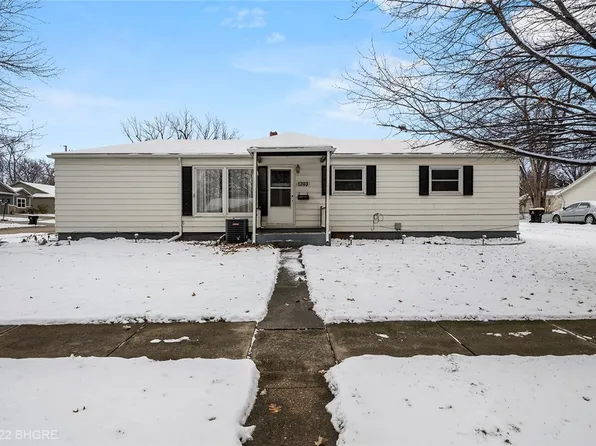 1203 Prairie St, Adel, IA 50003