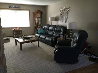 1510 Skyline Dr, Jamestown, ND 58401