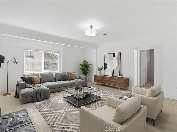 4th image of 527 Clifton St