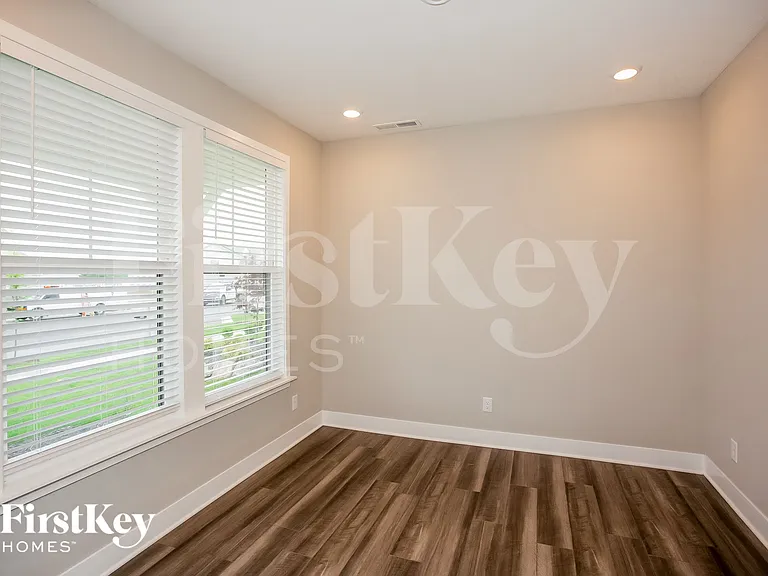 2229 W 171st St — Photo 12