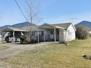 908 N 3rd St E, Chewelah, WA 99109