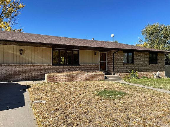 2nd image of 814 Willow Valley Dr