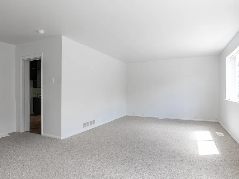 156 N Laxon Ct — Photo 14