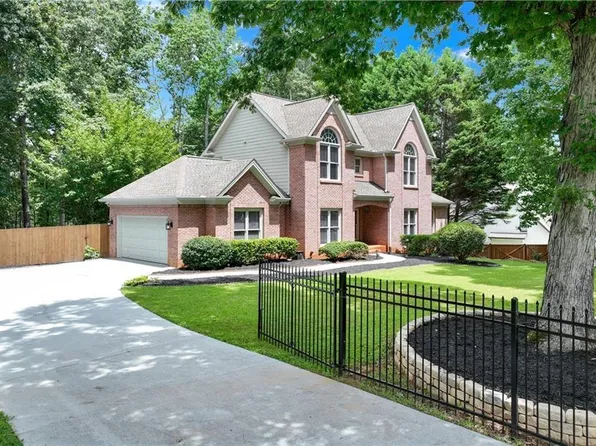 5918 Nachoochee Trl, Flowery Branch, GA 30542