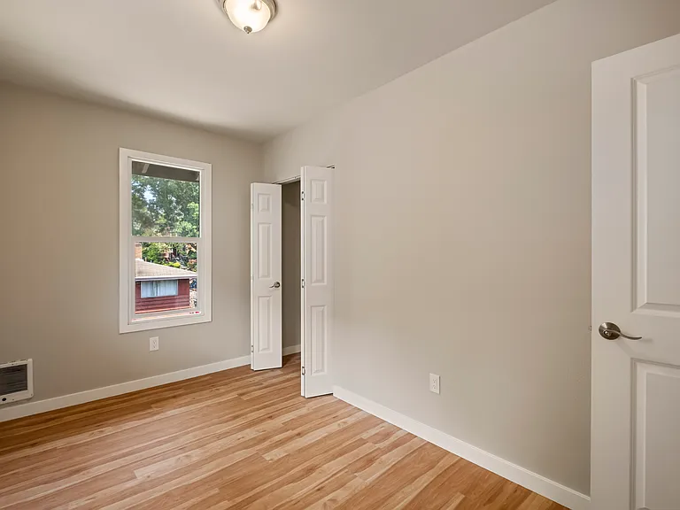 955 23rd Ave — Photo 8