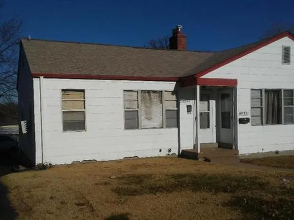 10333 Saint Charles Rock Rd, Saint Ann, MO 63074