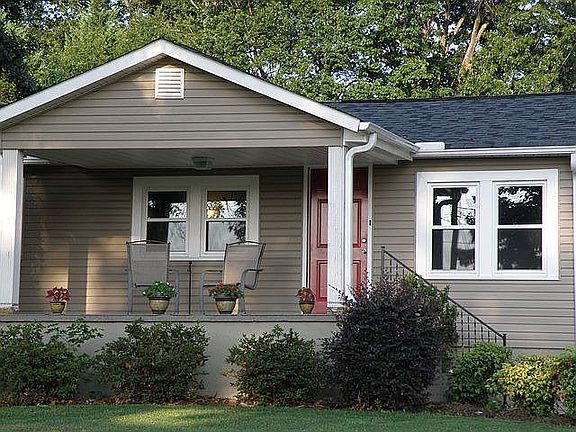 All new Siding, Windows, Roof, G&L, Trim!