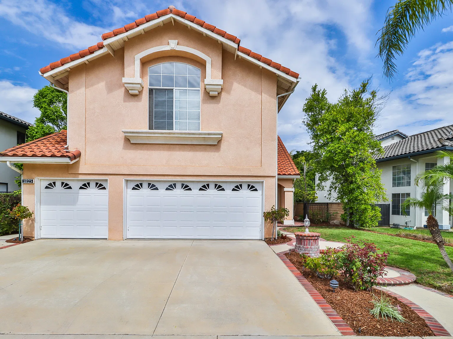 3 bed, 2.5 bath, 1986 sqft, $4,600 — Photo 1