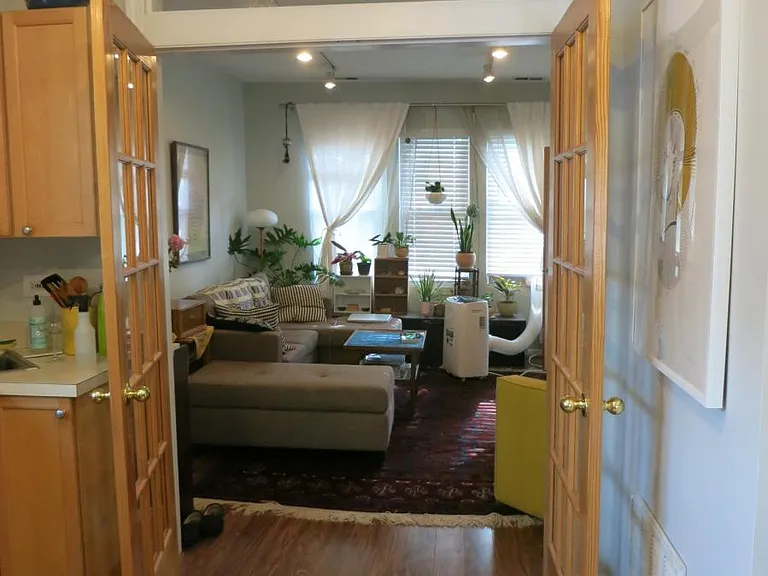 711 N Elizabeth St #2F — Photo 8