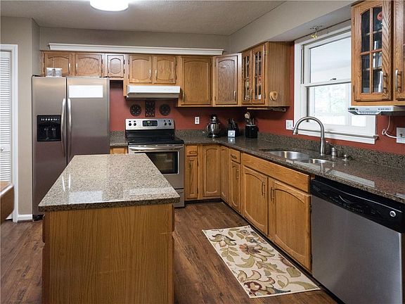 5th image of 214 Navaho Dr