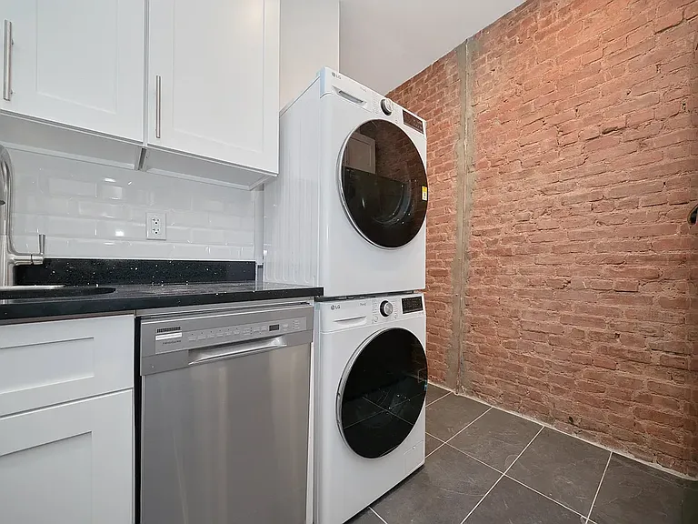 1590 Amsterdam Ave #23N — Photo 9