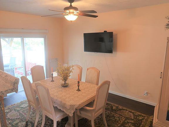 5th image of 2033 Drumlin Dr