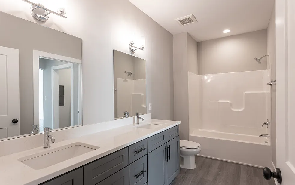 1530 East Pointe Blvd NE - 107 — Photo 2