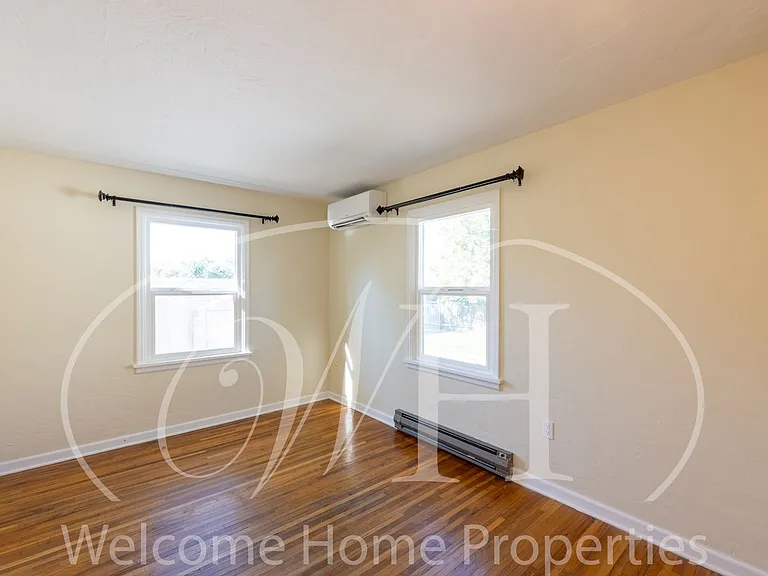 320 SE 4th St — Photo 12