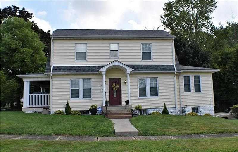 1246 Griswold St photo 1