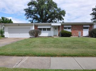 745 Pelican Ln, Florissant, MO