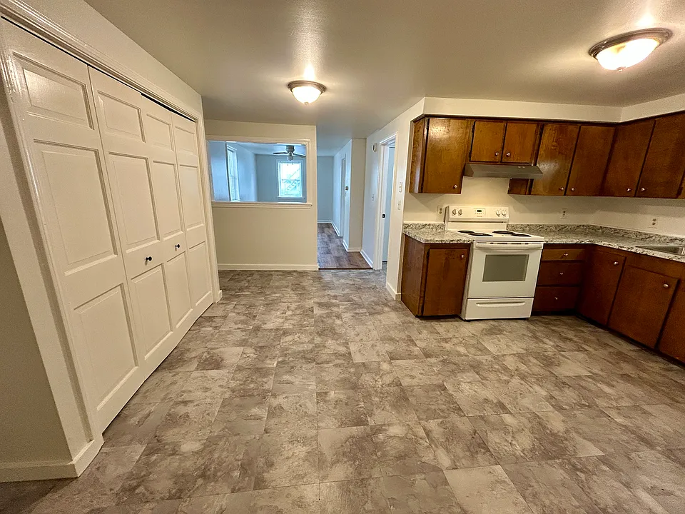 96 South St #103