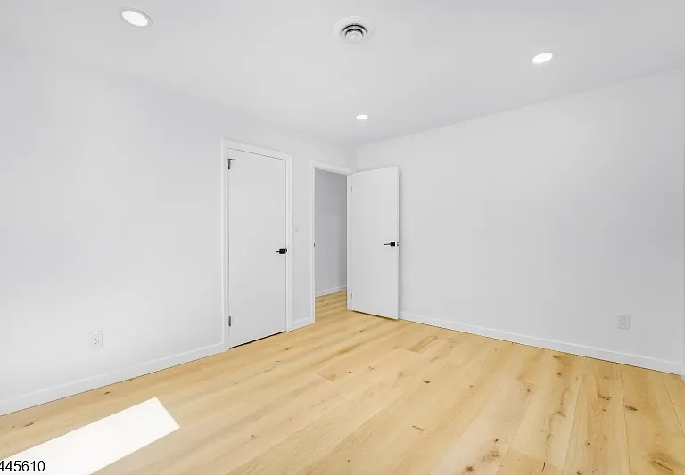 306 Warrenville Rd — Photo 26