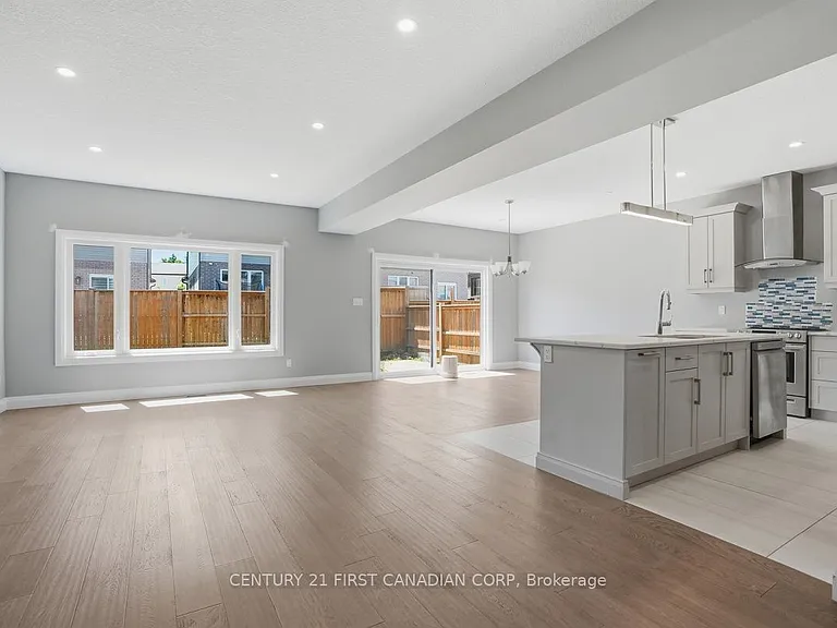 2775 Oriole Dr #UPPER — Photo 11