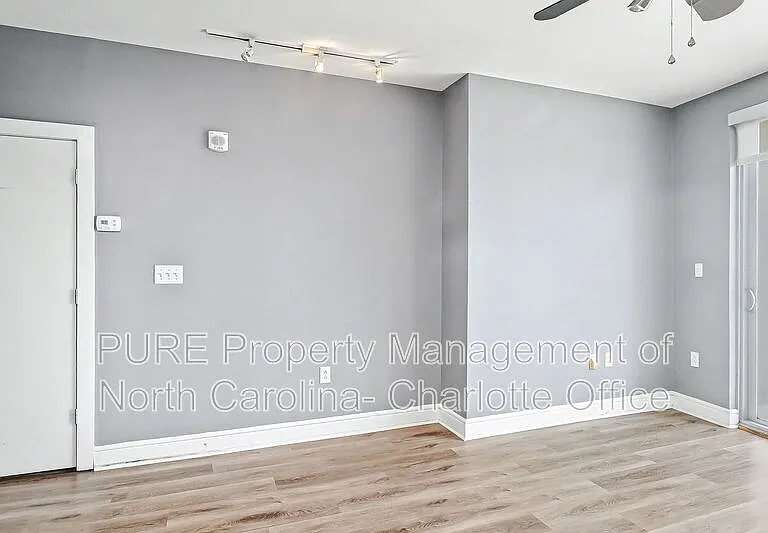 333 W Trade St #2101 — Photo 10