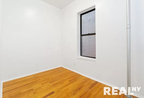 Rented by REAL New York | media 23