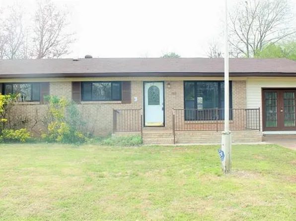 2712 Pacific Dr SW, Huntsville, AL 35805