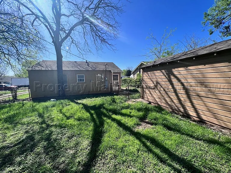 2509 Spiller St — Photo 16