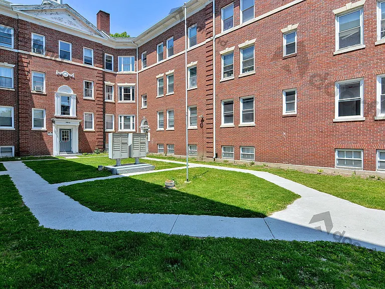 1004 Main St #3 — Photo 11