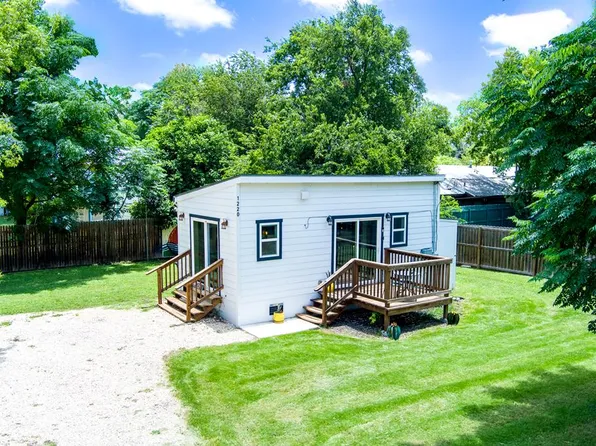 1220 Aransas St, Kerrville, TX 78028