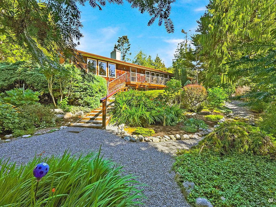 1st image of 718 Shelter Bay Dr