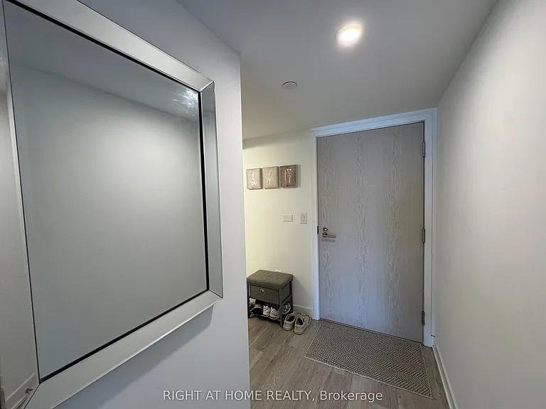 3 Strathgowan Ave #310 — Photo 15