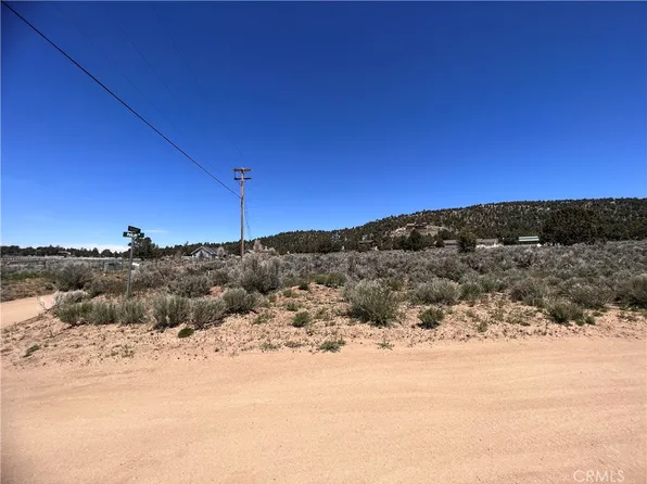 700 Raymond Dr #2, Big Bear City, CA 92314
