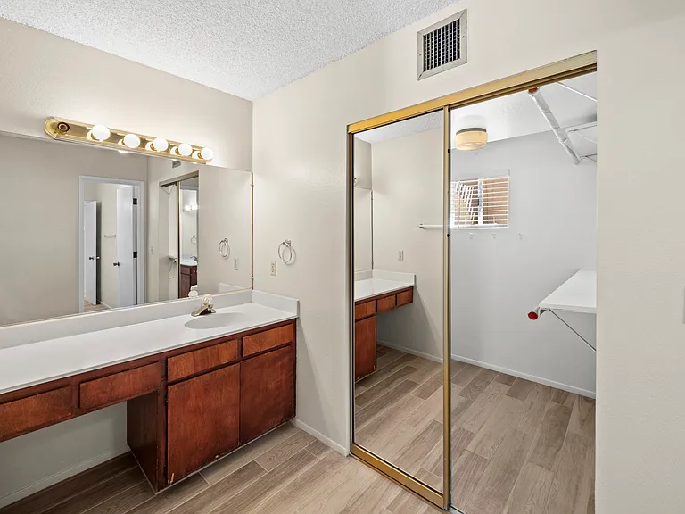 6109 N Zorrela Segundo — Photo 32