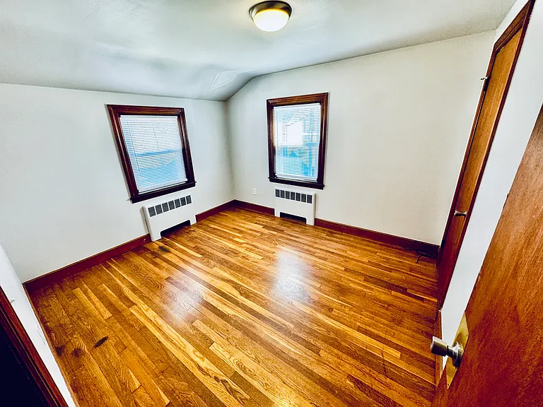 10 Thompson St #2 — Photo 7
