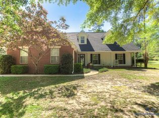 195 Country Club Dr, Crestview, FL 32536