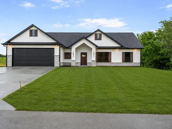 17347 Olivia Ct, Boonville, MO 65233