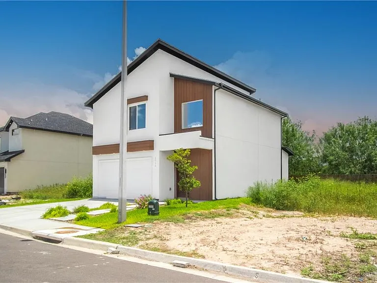 2714 Melody St — Photo 2